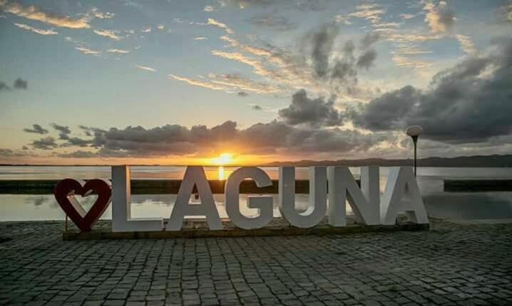 Ampla Cobertura Na Praia Do Mar Grosso Laguna Eksteriør billede